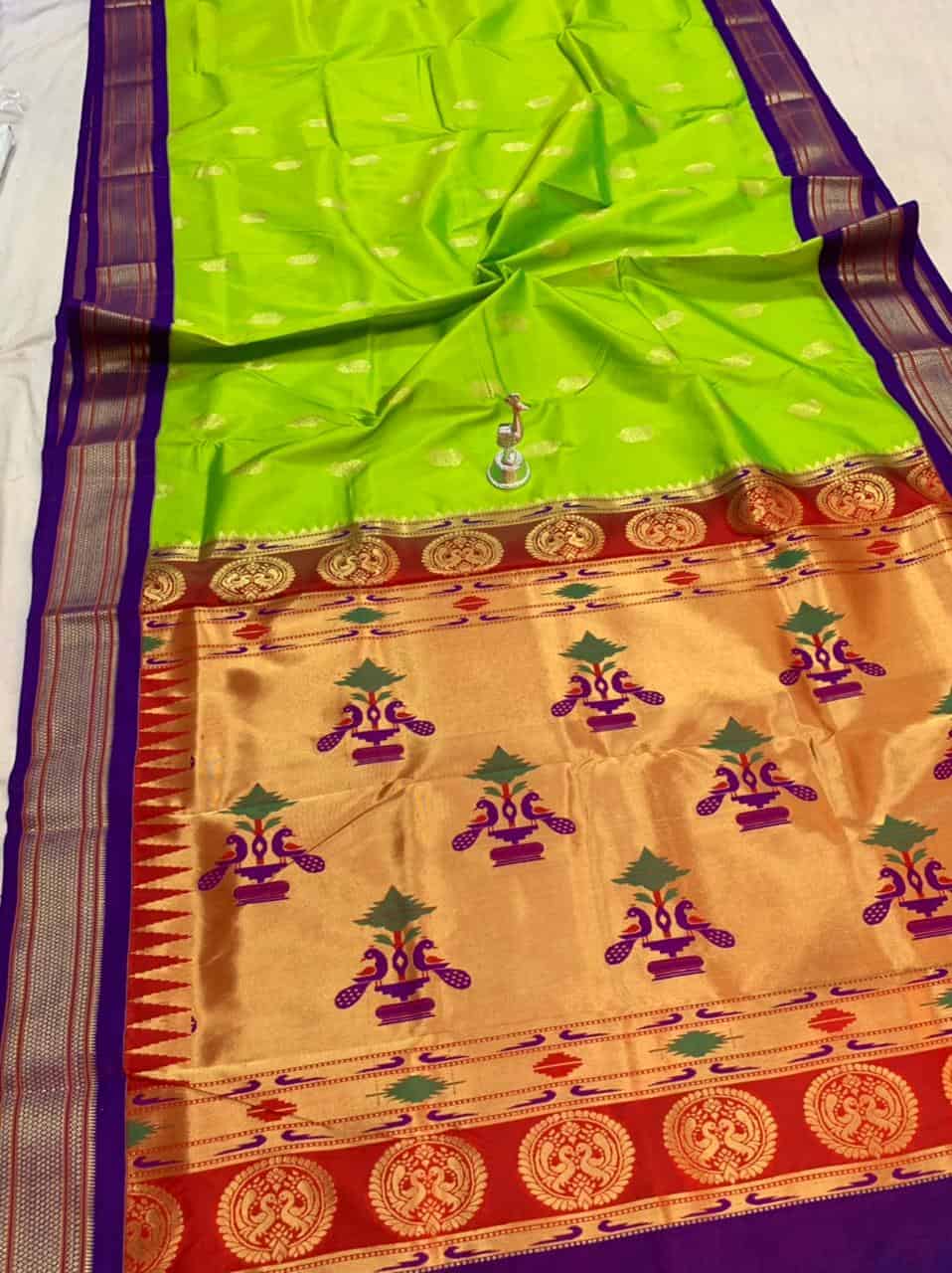 Buy Very Much Indian Raaga Handloom Pure Silk Solid Maroon Paithani With  Green Border And Double Pallu Online at Best Price | Distacart