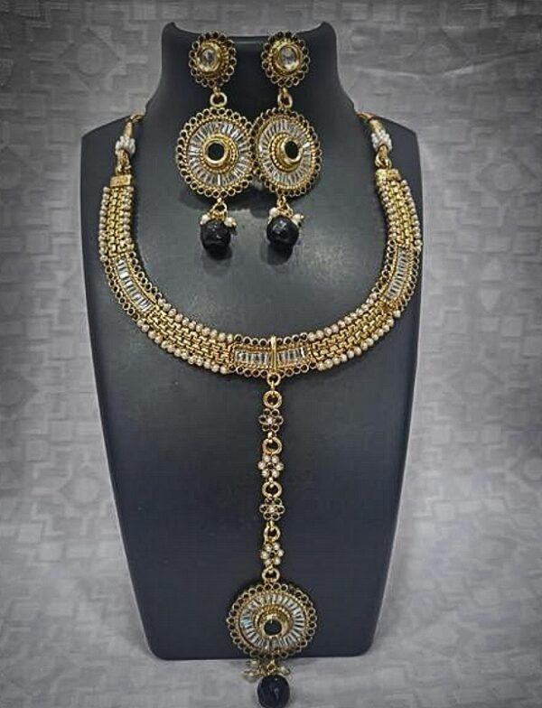 "Exquisite Antique Jewellery Collection - Vintage Elegance for Timeless Beauty"